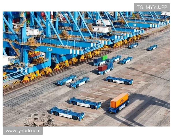 挖掘机自贸区港口自动化堆场